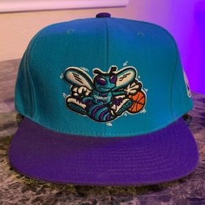 Mitchell & Ness Charlotte Hornets SnapBack. Great condition.